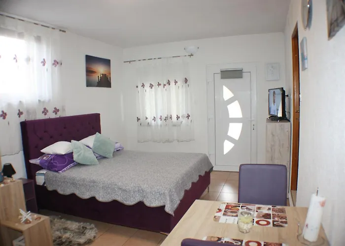 Studio Apartman Tristan